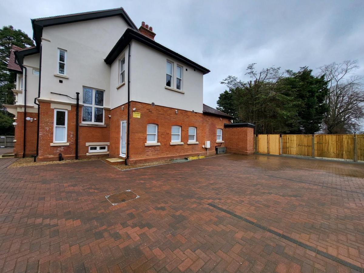 Sands House - Luxury Modern Studios With Secure Parking In Epsom, Surrey Luaran gambar