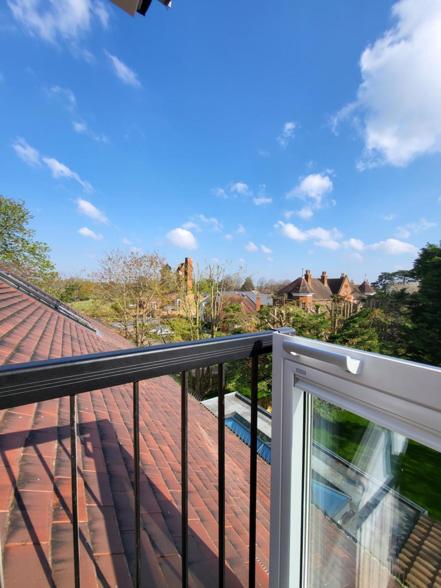 Sands House - Luxury Modern Studios With Secure Parking In Epsom, Surrey Bilik gambar